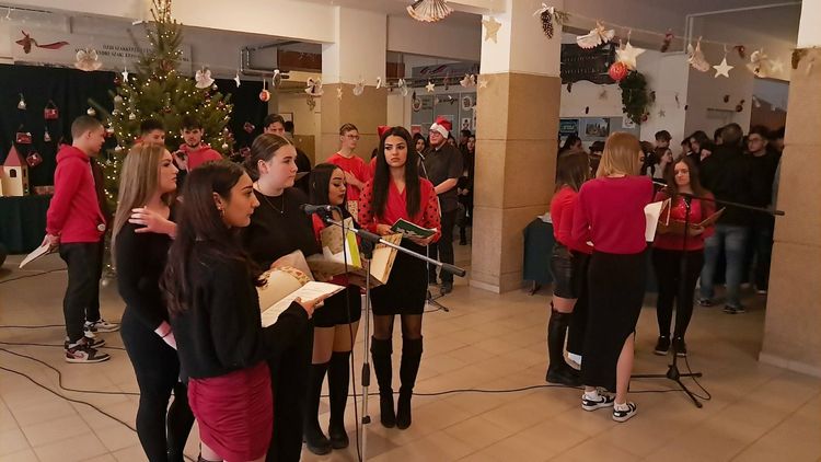 A harmadik adventi műsort a 11/A osztály mutatta be Klementné Bíró Anikó felkészítésével