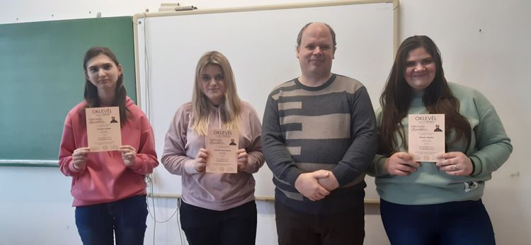 A HEBE Szolgáltató és Kiadó Kft. által szervezett "Széchenyi nyomában" országos történelmi csapatverseny