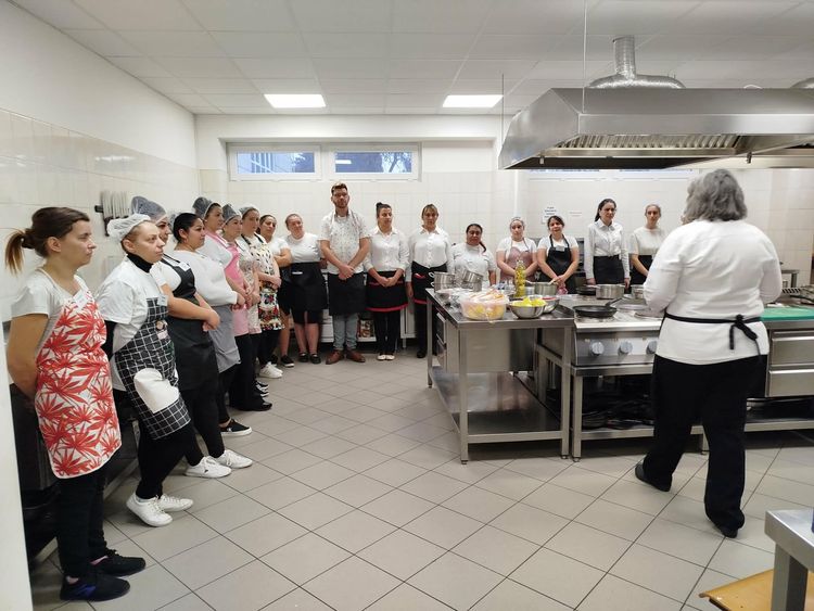 19 felnőtt cukrász tanuló tett sikeres ágazati alapvizsgát