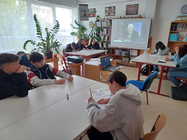 NÉVADÓNKRA EMLÉKEZTÜNK